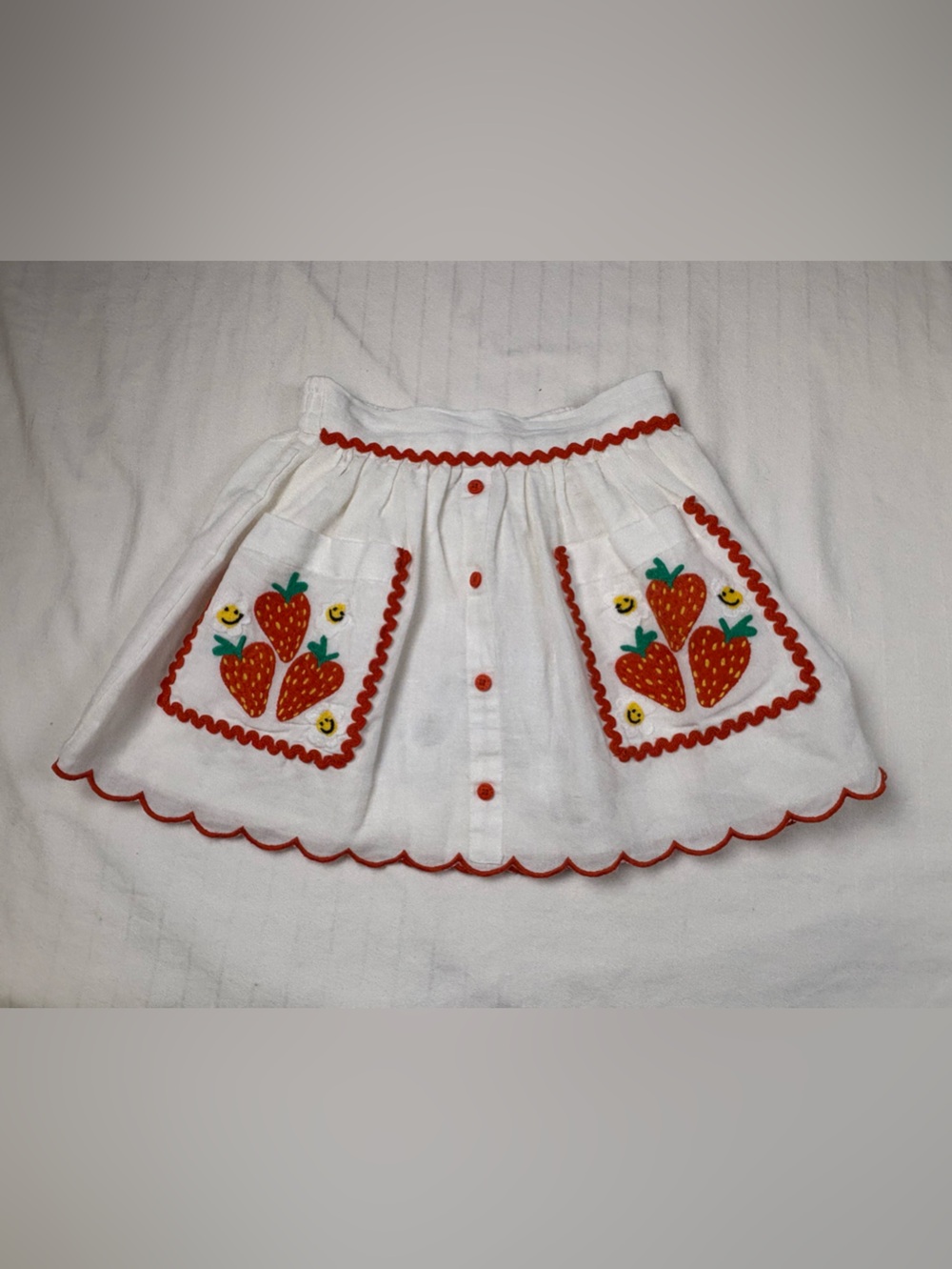 NWT Stella McCartney girls 5 years White Skirt with Red Strawberry Applique